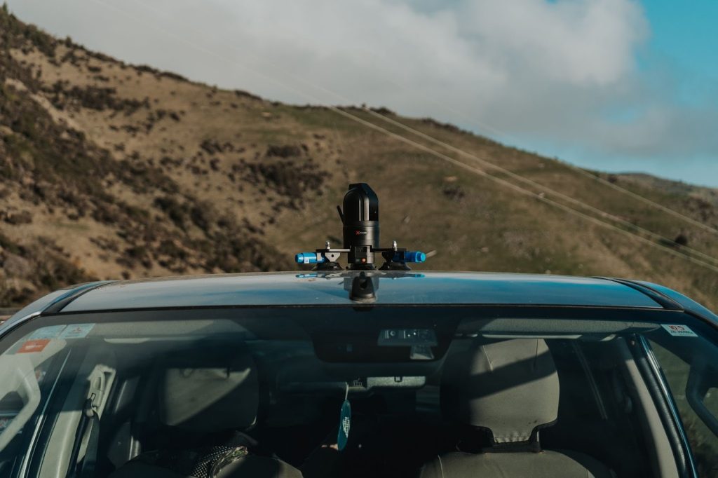 Nocpix M6T25S installed on the car roof for hunting.